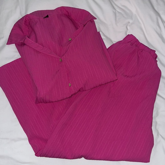 Pink matching set with pants & button up - Picture 2 of 3